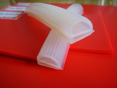 China Various Shaped Extruded Silicone Rubber Profiles High Tear Strength For Freezers for sale