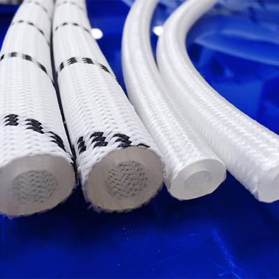 Chine Le polyester externe de catégorie comestible a tressé le tuyau renforcé en caoutchouc de silicone à vendre