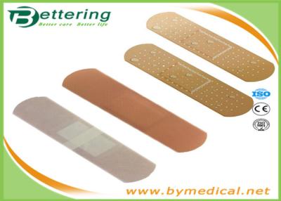 Chine La bande médicale adhésive de bandages de plâtre de premiers secours pour la peau de blessures a coloré la boîte de 100 PCs à vendre