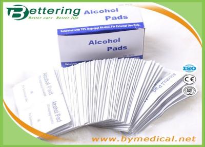 中国 救急処置医学の生殖不能アルコール準備のパッド/アルコール準備は非編まれた材料を拭きます 販売のため