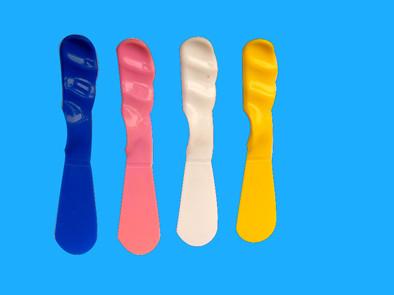 China Dental Plastic Mixing Spatula Tools White / Pink / Blue Yellow Color for sale