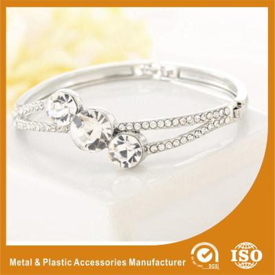 China Diamante de plata sólido de la imitación de tres de las piedras de la forma de traje brazaletes de la joyería en venta