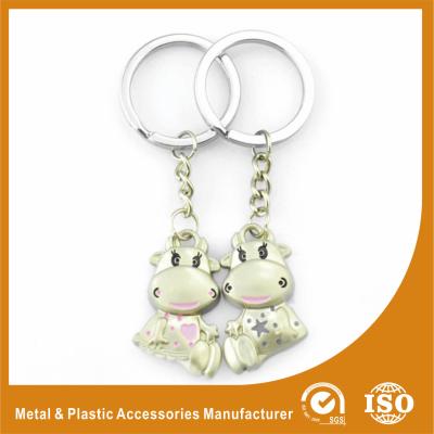 China Metal feito sob encomenda Keychains personalizado Keychains da vaca para pares à venda