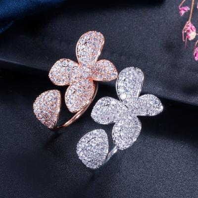 China Fashion Flower Finger Ring Band Dazzling Brilliant CZ Stone Flower Ring  Setting Classic Wedding Ring Anniversary Gift for sale