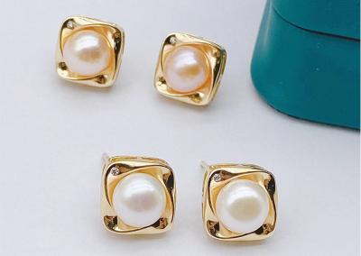 China Fashion Romantic Pearl Earrings Natural Pearl Earring Jewelry Zircon Gold Drop Earrings for Women Earrings Wedding Gift for sale