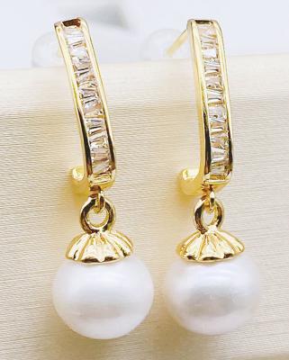 China Elegant Earring for Women Gold Color with Big Round Pearl Earring Classic Jewelry Valentine's Day Gift Pearl Earring for sale