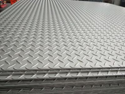China La hoja perforada de la placa de metal 4m m de la resbalón anti no desliza pisadas de escalera en venta