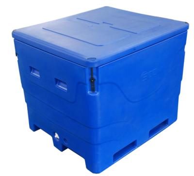 China Oversized 600L Blue Insulated Fish Container for sale