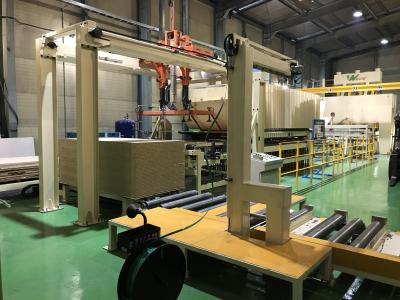 China Cadena de producción caliente de la prensa de la laminación ajuste y enfriamiento automáticos del ciclo del cortocircuito en venta