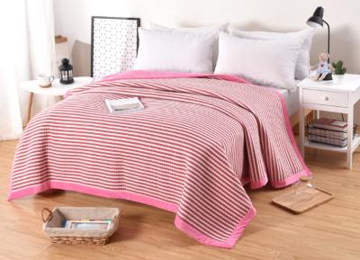 China 100% Polyester flannel nlanket Customized Soft Quilt Blanket For Bed Decoration for sale