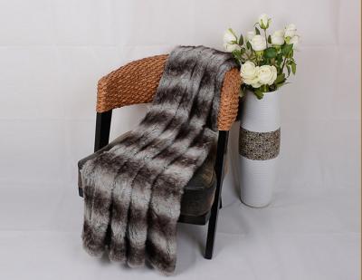 China Soft Polyester Fake Fur Blanket 2 Ply For Couch / Chair Throws High Warmth Retention for sale