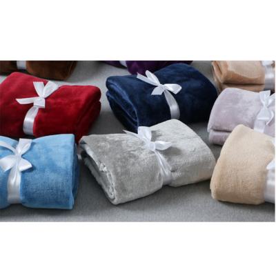 China 100 Polyester Microfiber Soft Flannel Blankets , Warm Plush Throws And Blankets for sale