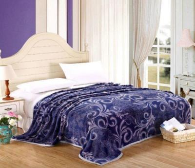 China Polyester Microfiber Flannel Fleece Blanket For Home / Hotel Bedding Floral Printed for sale