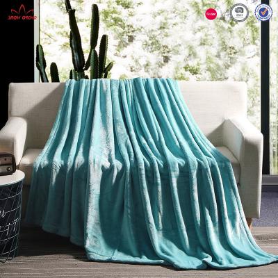 China Plain Style Flannel Plush Blanket Durable Lightweight For Bed Cover / Sofa Throws for sale
