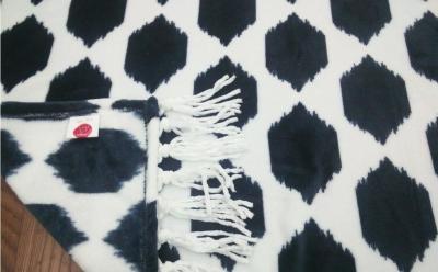 China Polyester-Flanell-Druck-Decke 100% mit Quasten-Franse für Schlafcouch-Wurf zu verkaufen
