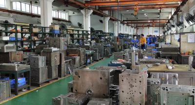 中国 OEMの熱いランナーの典型的な射出成形の欠陥の分析および解決 販売のため