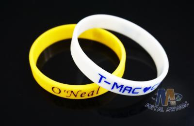 China Reflective Custom Printed Silicone Wristbands , Custom Rubber Band Bracelet for sale