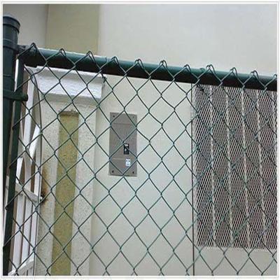 China 3.0mm Pvc Coated Chain Link Fence Iron Steel Wire 50mm*50mm Opening Farm Prison for sale