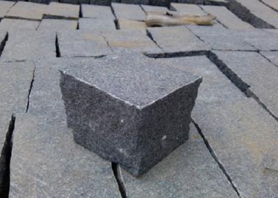 China Pedras de pavimentação exteriores pretas rachadas naturais, pedras de pavimentação pretas cinzentas do granito à venda