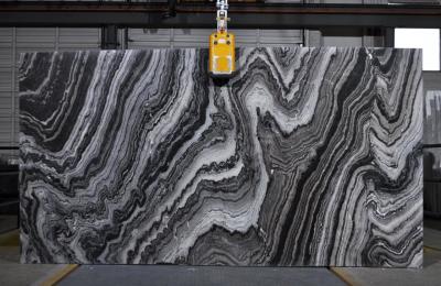 China Laje de mármore natural preta & branca do pulverizador da onda do rio da telha para o design de interiores à venda