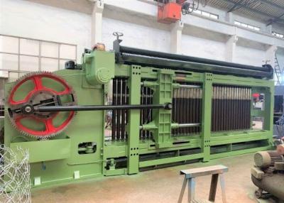 China La máquina automática de Gabion del aceite galvanizó la malla del alambre 66*88m m para la ingeniería hidráulica en venta