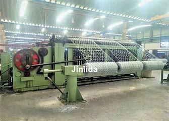China 5.5m Width Wire Mesh Making Machine 3 Twists For Gabion Box for sale