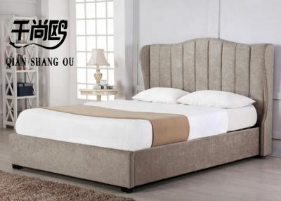 China Los artículos para el hogar tapizaron la cama de plataforma superior copetuda del botón en venta