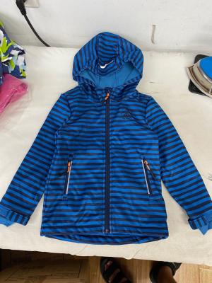 Chine L'hiver des enfants dépouillés bleus vêtx la veste de Softshell de garçons de doublure d'ouatine à vendre
