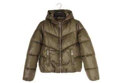 China Fashion Design Womens Cropped Puffer Jacket Simplicity Warm Ladies Down Jackets for sale