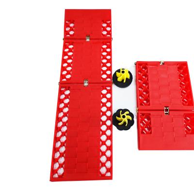 China Auto Foldable Emergency Tire Traction Pad Snow Mud Off Foldable Skid Plate for sale