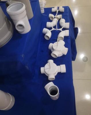 China Máquina de moldear plástica de la inyección máquina/250T del moldeo a presión de las instalaciones de tuberías en venta