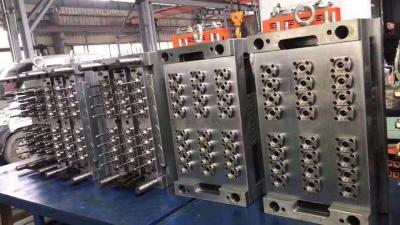 China Precisión ISO9001 de la máquina auto del moldeo a presión de los moldeos por inyección del ANIMAL DOMÉSTICO alta en venta