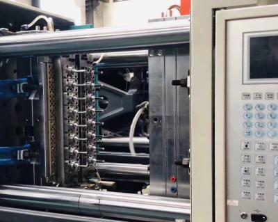 Cina Macchina economizzatrice d'energia dello stampaggio ad iniezione dell'ANIMALE DOMESTICO di 16 cavità servo della macchina automatica dello stampaggio ad iniezione in vendita