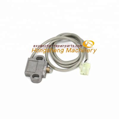 China Travel Excavator Pressure Switch Sensor 203-06-5621 D4C-9093 PC200-5 PC200-6 for sale