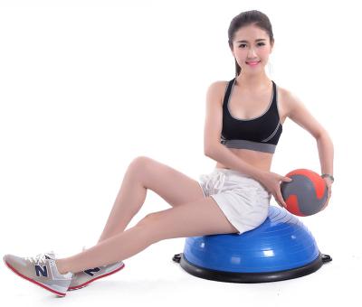 Chine Séance d'entraînement d'intérieur d'équipement de forme physique de Bosu de boule d'entraîneur chaud d'équilibre avec la pompe à vendre
