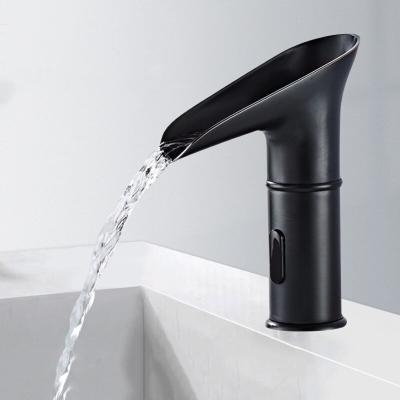 China SUS304 Automatic Infrared Induction Water Tap Faucet Cold And Hot All Copper for sale