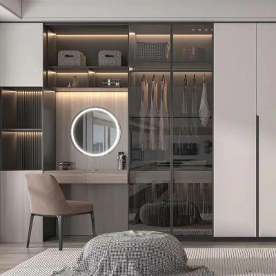 China Moderne Walnuss-Hotelzimmer-Garderobe mit Aufbereiter alle in einem zu verkaufen