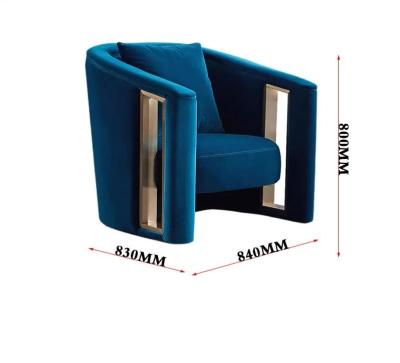 China Creative Armrest Hollow Velvet Metal Single Sofa Chair Italian Style Customized en venta