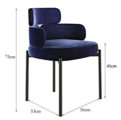 China Light Luxury Creative Hotel Restaurant Furniture Metal Art Velvet Armrest Dining Chair en venta