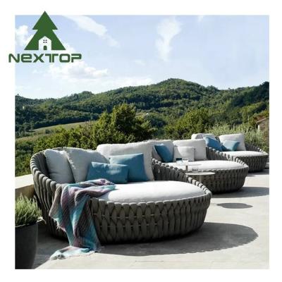 China Bedroom Garden Line Daybed Lounger Bed Outdoor Furniture Rattan Bed en venta