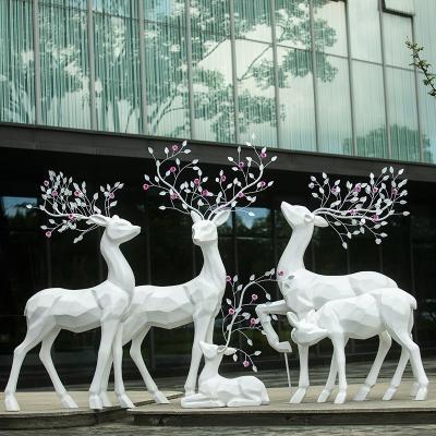China Fiberglass Sculpture Plum Blossom Deer Hotel Lobby Furniture Garden Landscaping Property for sale