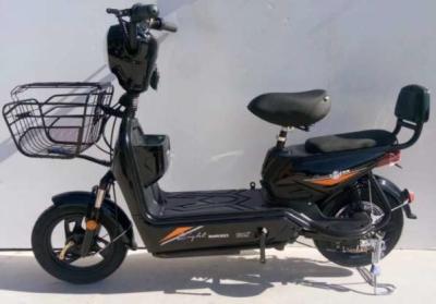 Chine Le scooter électrique de 14 pouces pour la batterie d'accumulateurs d'acide de plomb de dames 48v 12Ah 500w a motorisé à vendre