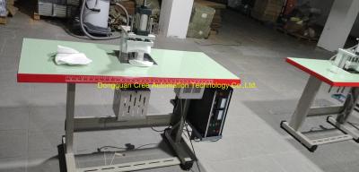China Soldador automático manual do ponto de laser, soldadura industrial da máquina do ponto à venda