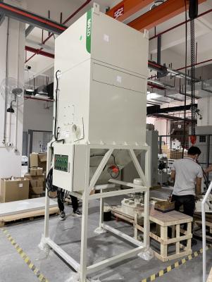 Chine Système autonettoyant de jet d'impulsion de collecteur de poussière pour le métal fonctionnant en bois polissant avec le filtre de cylindre à vendre