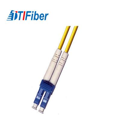 China Coleta óptica 9/125 de la fibra del SM LC, línea de la fibra óptica de 0.9m m OFNP con vestido en venta