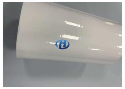 중국 120 μm 백색 폴리에틸렌은 HDPE 방출막 UV 경화 도막을 제작합니다, 없이 실리콘이 어떤 잔여분도 이동시키지 않습니다 판매용