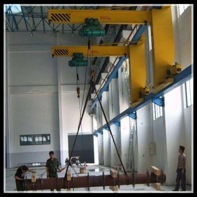 中国 2Ton Slewing Wall Cantilever Crane Slew Jib Hoist Crane 販売のため