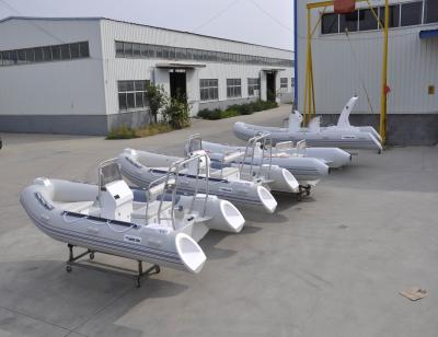 China 2022  inflatable rigid hull boats 430cm length with console ,seat, fuel tank rib430A en venta