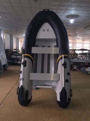 China Fácil tome a barco de aluminio los 300cm de la costilla la mirada de lujo con con los guardias integrales de la quilla en venta