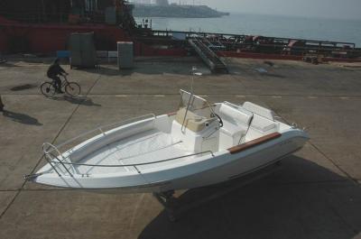 China Environmentally Friendly Simple Pleasure Yacht White 5.8 M With Center Console for sale